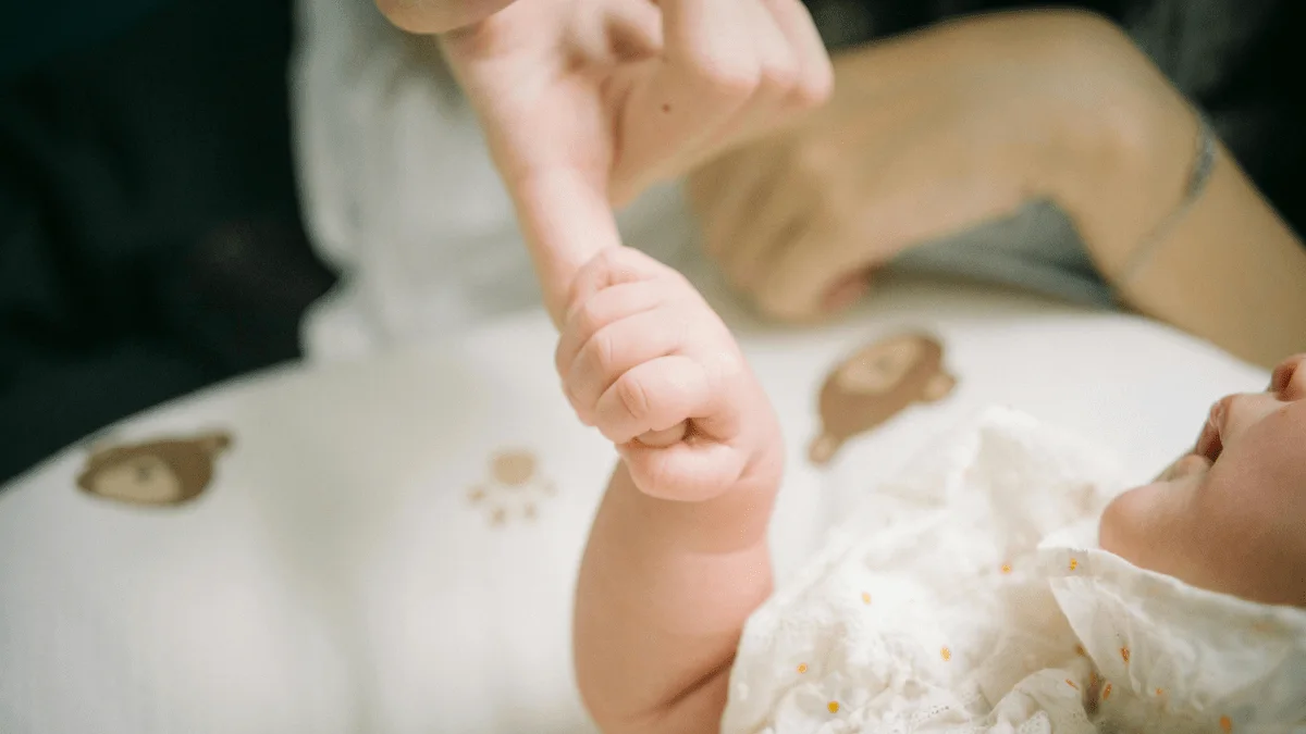7. 乳児院で働くために必要な資格と就職ルート